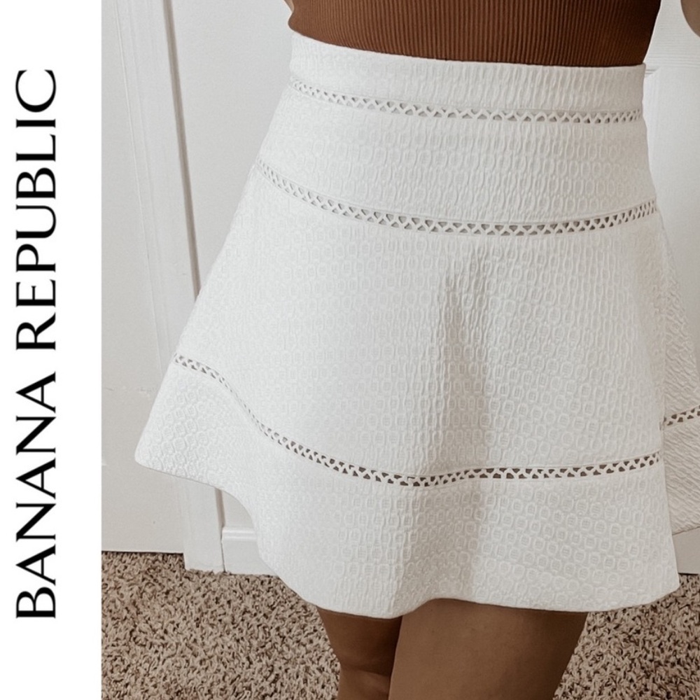 🤍Banana Republic White Lined Circle Skirt